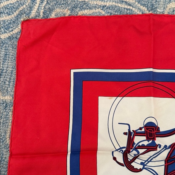 Hermes scarf silk preowned w marks - Picture 6 of 7